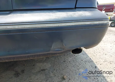 1997 Lincoln Continental z USA, uszkodzony, nr VIN 1LNLM97V7VY624356